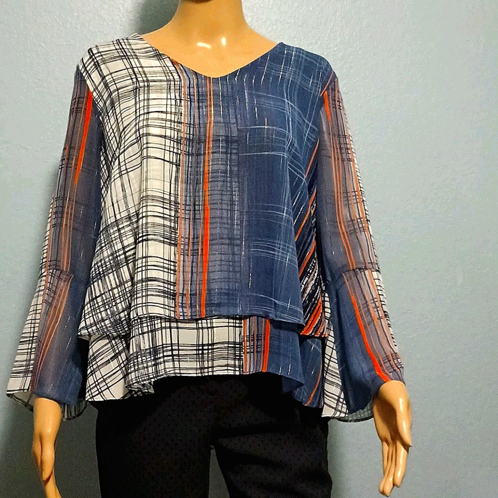 Drape bell sleeve blouse geometric print